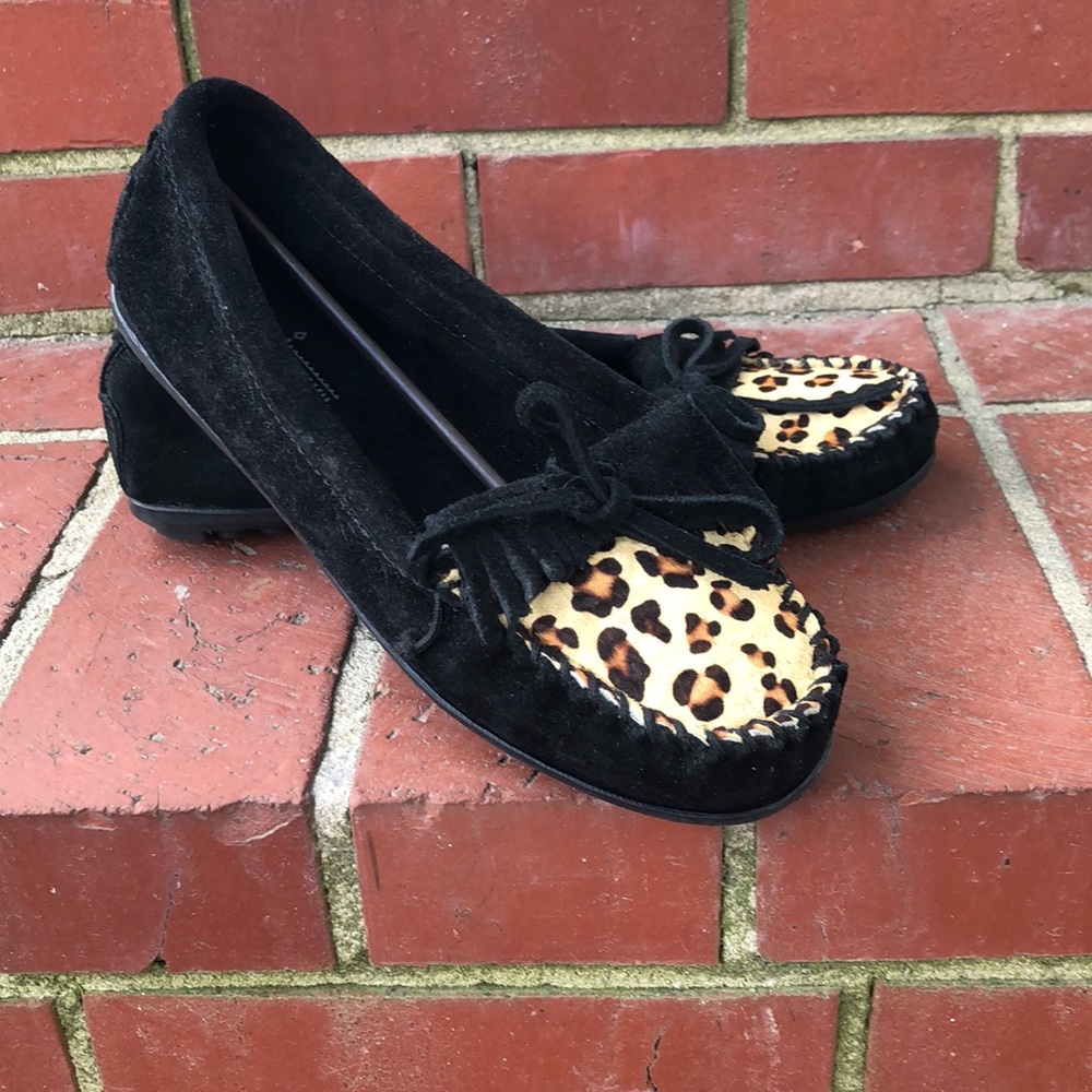 *Lowest Price* Minnetonka Black moccasins